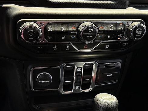 Used 2020 Jeep Wrangler Unlimited Sport AWD/4WD image 16