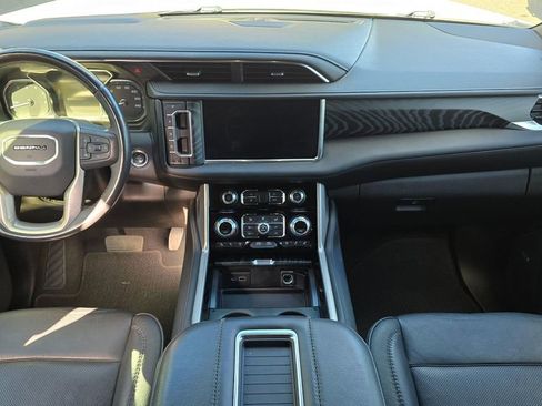 Used 2021 GMC Yukon Denali w/ Advanced Technology Package image 19