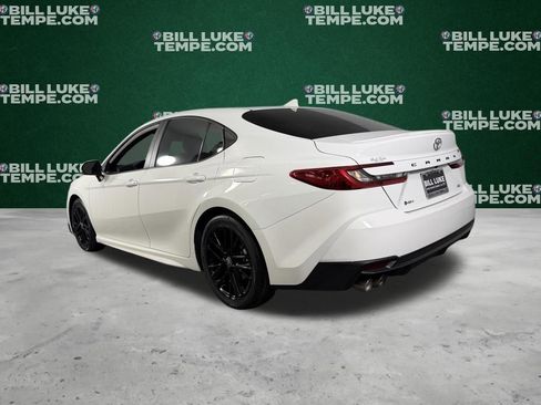 Used 2025 Toyota Camry SE image 9
