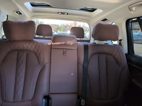 Certified 2023 BMW X7 xDrive40i w/ Premium Package image 25