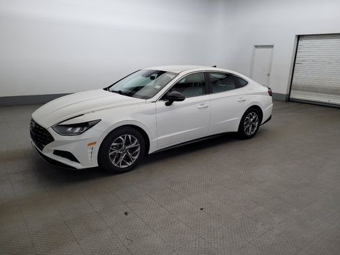 Used 2021 Hyundai Sonata SEL FWD image 2