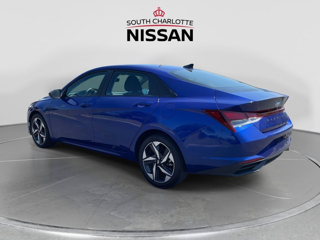 Used 2023 Hyundai Elantra SEL w/ Convenience Package FWD image 4