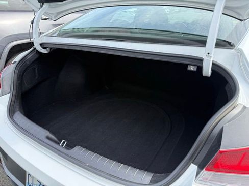 Used 2024 Hyundai Elantra SEL image 14