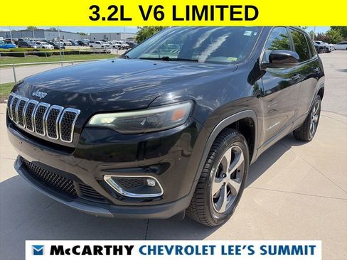 Used 2019 Jeep Cherokee Limited AWD/4WD image 4