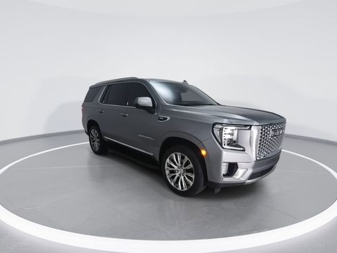Used 2023 GMC Yukon Denali AWD/4WD image 3