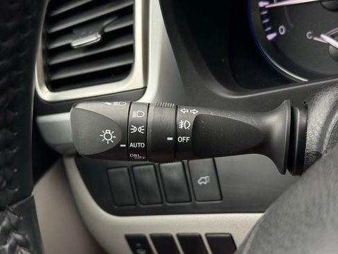 Used 2016 Toyota Highlander XLE AWD/4WD image 32