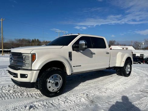 Used 2017 Ford F450 Platinum image 3