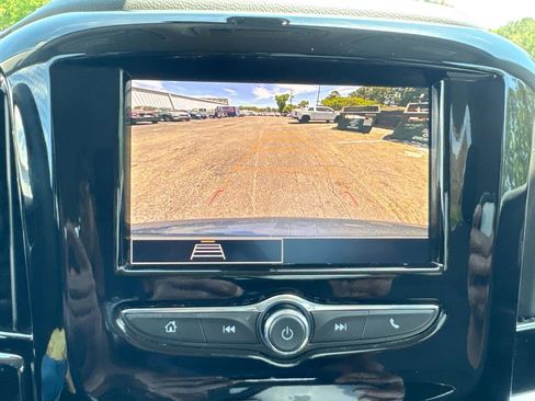 Used 2021 Chevrolet Traverse LS FWD image 28
