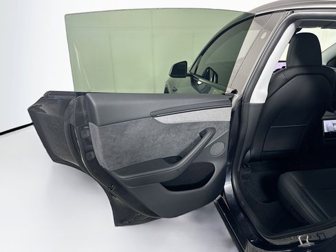 Used 2026 Tesla Model Y 2WD image 24