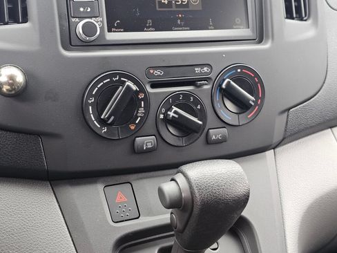 Used 2020 Nissan NV200 SV FWD image 35