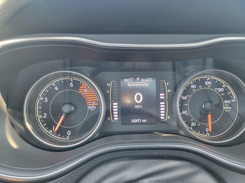 Used 2020 Jeep Cherokee Latitude Plus AWD/4WD image 11