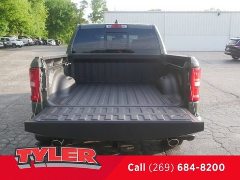 New 2026 RAM 1500 Laramie AWD/4WD image 18