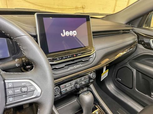 New 2026 Jeep Compass Limited w/ Sun, Sound & Navigation Group image 28