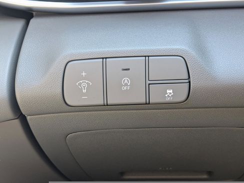 New 2025 Hyundai Elantra SE FWD image 19