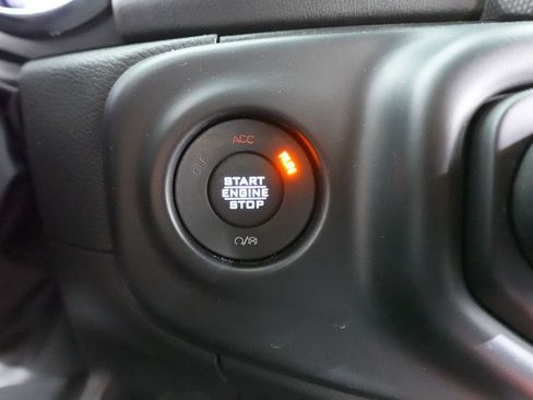 Used 2023 Jeep Wrangler Unlimited Sahara AWD/4WD image 23
