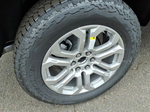 New 2026 GMC Canyon Denali image 7