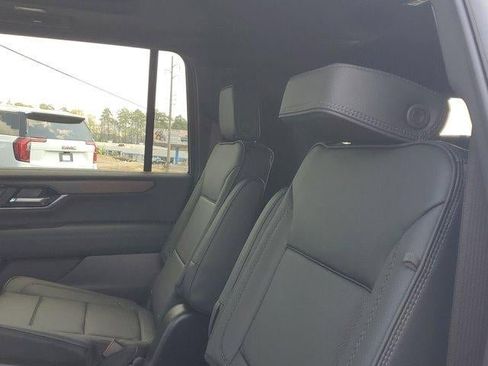 New 2026 GMC Yukon XL Denali w/ Advanced Technology Package image 9