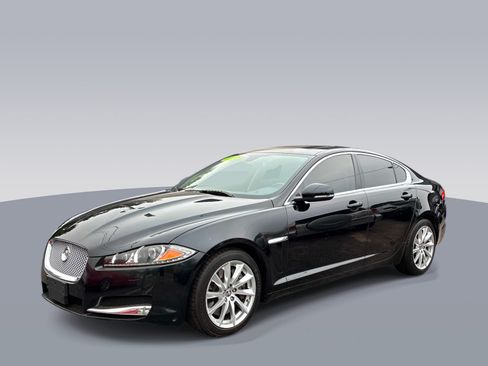 Used 2012 Jaguar XF RWD image 3