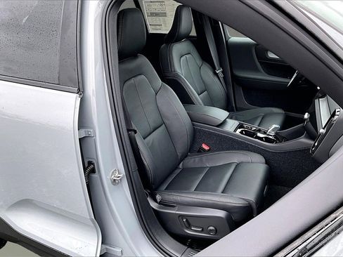 New 2026 Volvo XC40 B5 Ultra w/ Protection Package Premier image 11