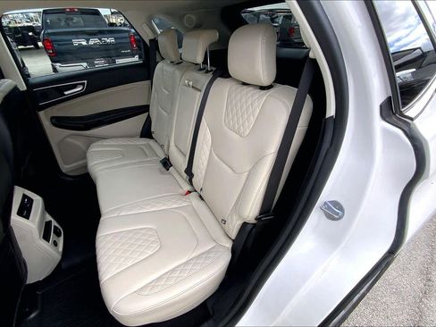 Used 2024 Ford Edge Titanium image 19
