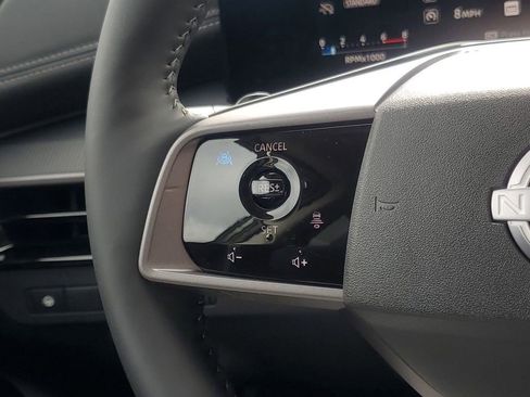 New 2025 Nissan Murano SV image 17