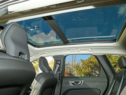 New 2026 Volvo XC60 B5 Plus w/ Protection Package Premier image 22