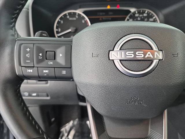 Used 2025 Nissan Rogue SV FWD image 28