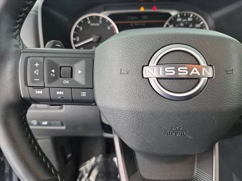 Used 2025 Nissan Rogue SV FWD image 28
