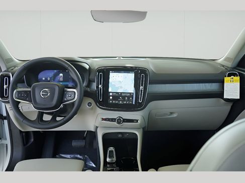 New 2026 Volvo XC40 B5 Ultra w/ Climate Package image 21