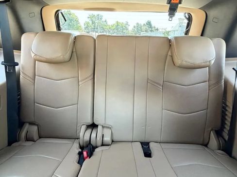 Used 2019 Cadillac Escalade Platinum AWD/4WD image 23