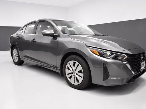 Certified 2025 Nissan Sentra S FWD image 7