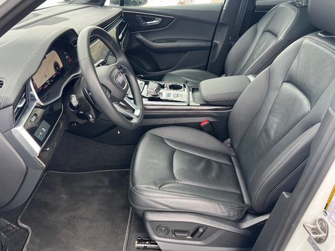 Used 2025 Audi Q7 3.0T Premium Plus image 13