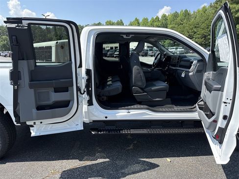 Used 2025 Ford F350 XLT w/ 360-Degree Camera Package image 12