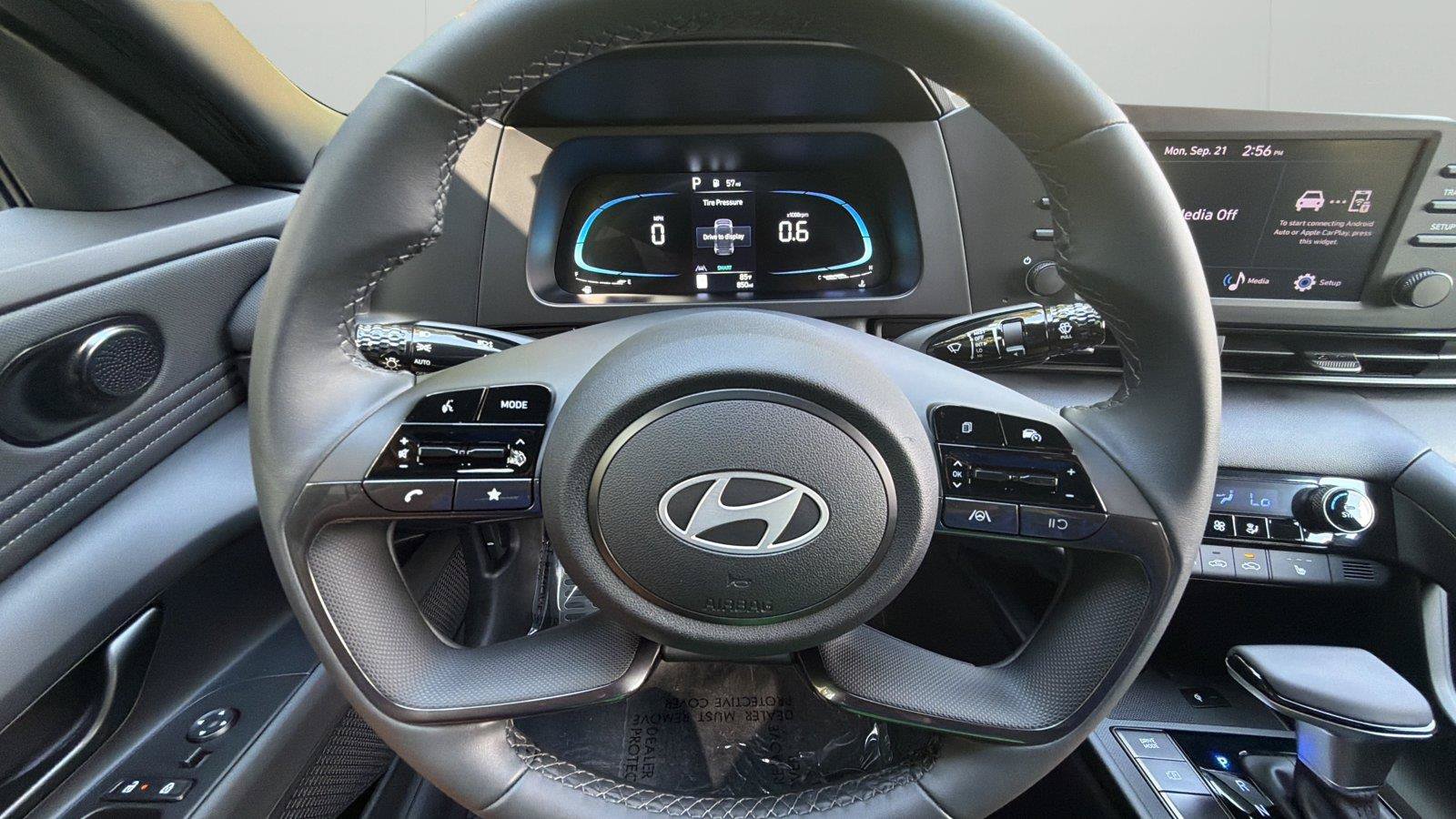 Used 2026 Hyundai Elantra SEL Sport FWD image 22