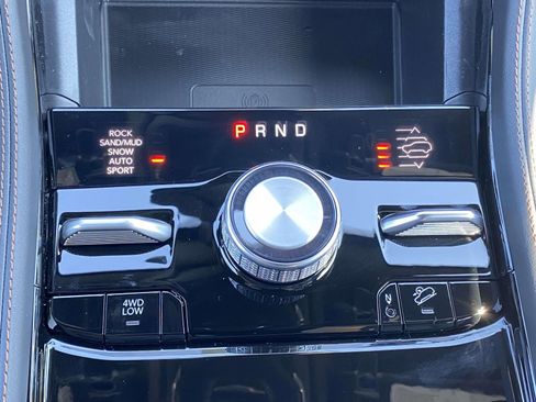 New 2025 Jeep Grand Cherokee Summit image 31