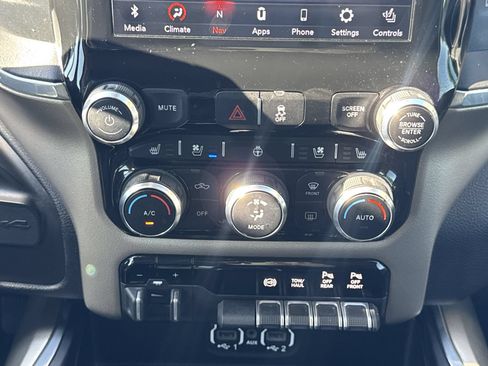 Used 2021 RAM 2500 Laramie AWD/4WD image 19