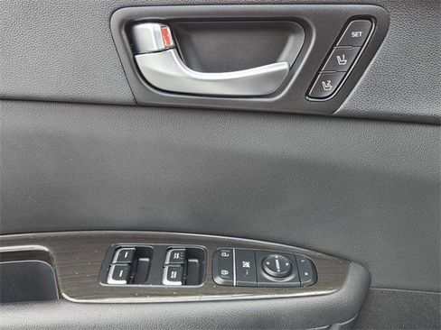 Used 2020 Kia Optima Premium image 31