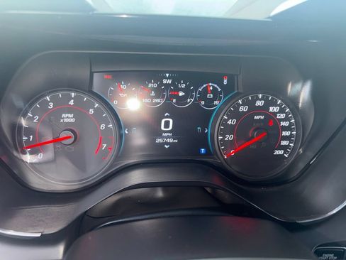 Used 2017 Chevrolet Camaro SS RWD image 9