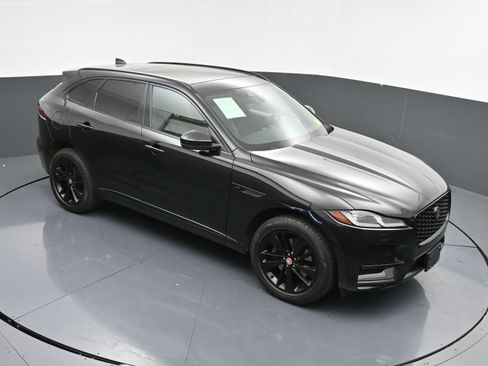 Used 2022 Jaguar F-PACE S image 34