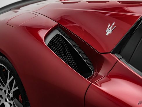 Used 2023 Maserati MC20 Spyder RWD image 45