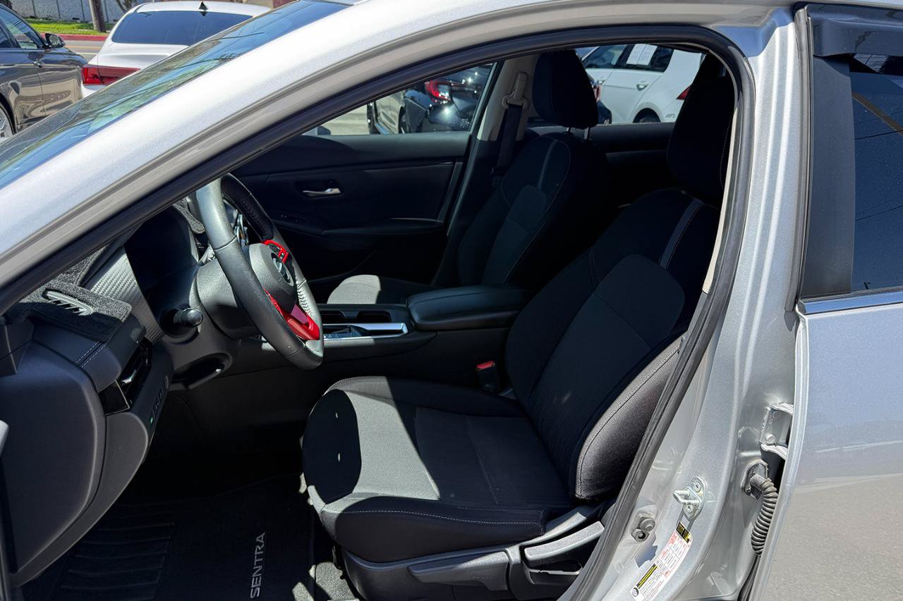 Used 2022 Nissan Sentra SV FWD image 17