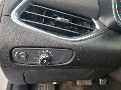 Used 2016 Chevrolet Malibu LT image 15