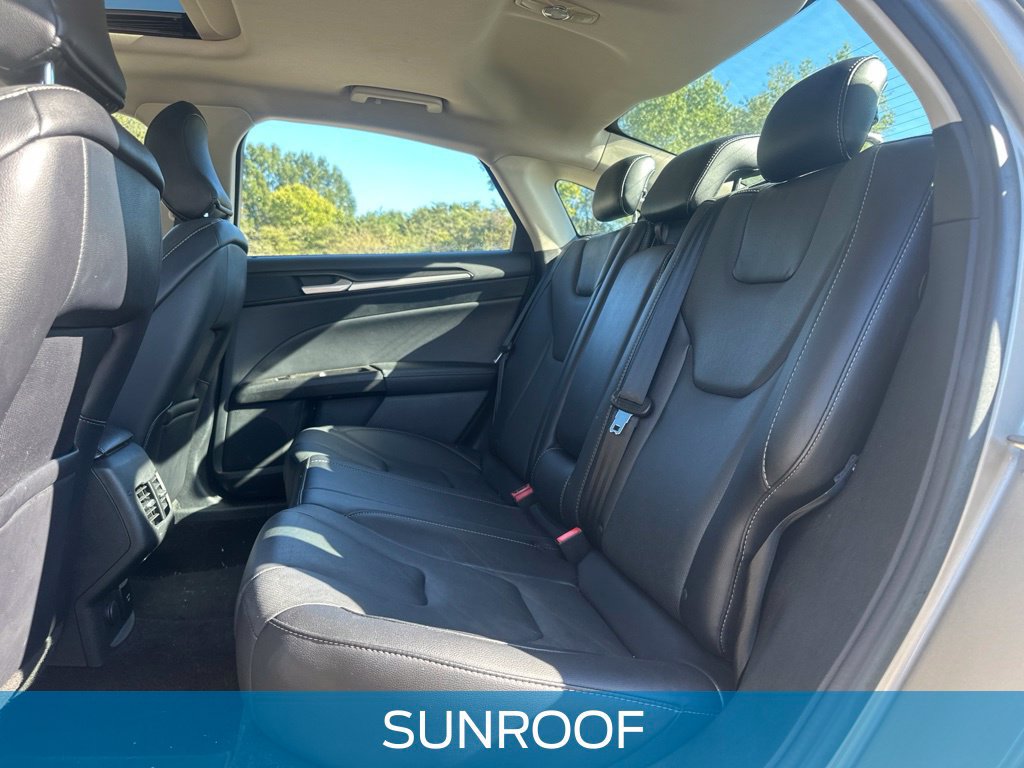 Used 2017 Ford Fusion Titanium FWD image 19