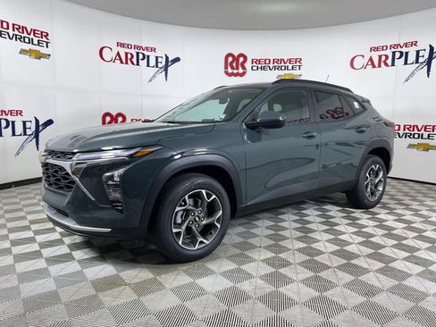 New 2026 Chevrolet Trax LT FWD image 3