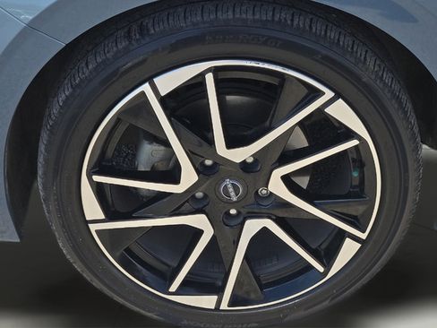 Used 2025 Nissan Sentra SR FWD image 17