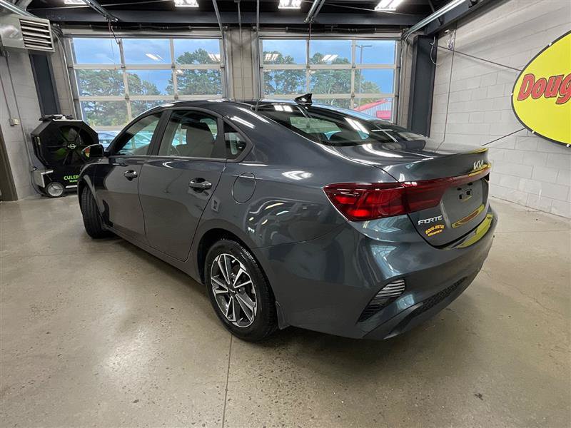 Used 2023 Kia Forte LXS w/ LXS Technology Package FWD image 3