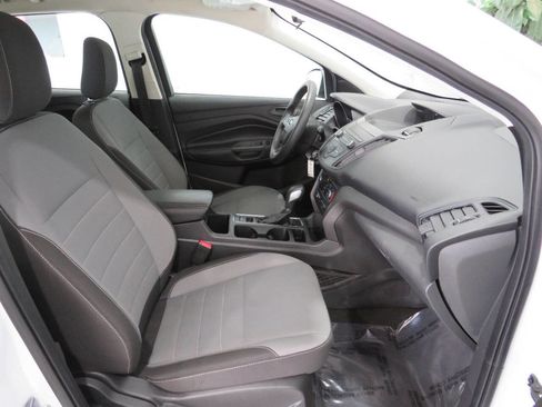 Used 2019 Ford Escape S image 9