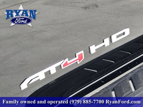 Used 2022 GMC Sierra 2500 AT4 w/ AT4 Premium Plus Package AWD/4WD image 8