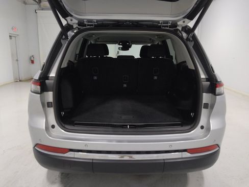 Used 2023 Jeep Grand Cherokee Laredo w/ Luxury Tech Group I AWD/4WD image 29