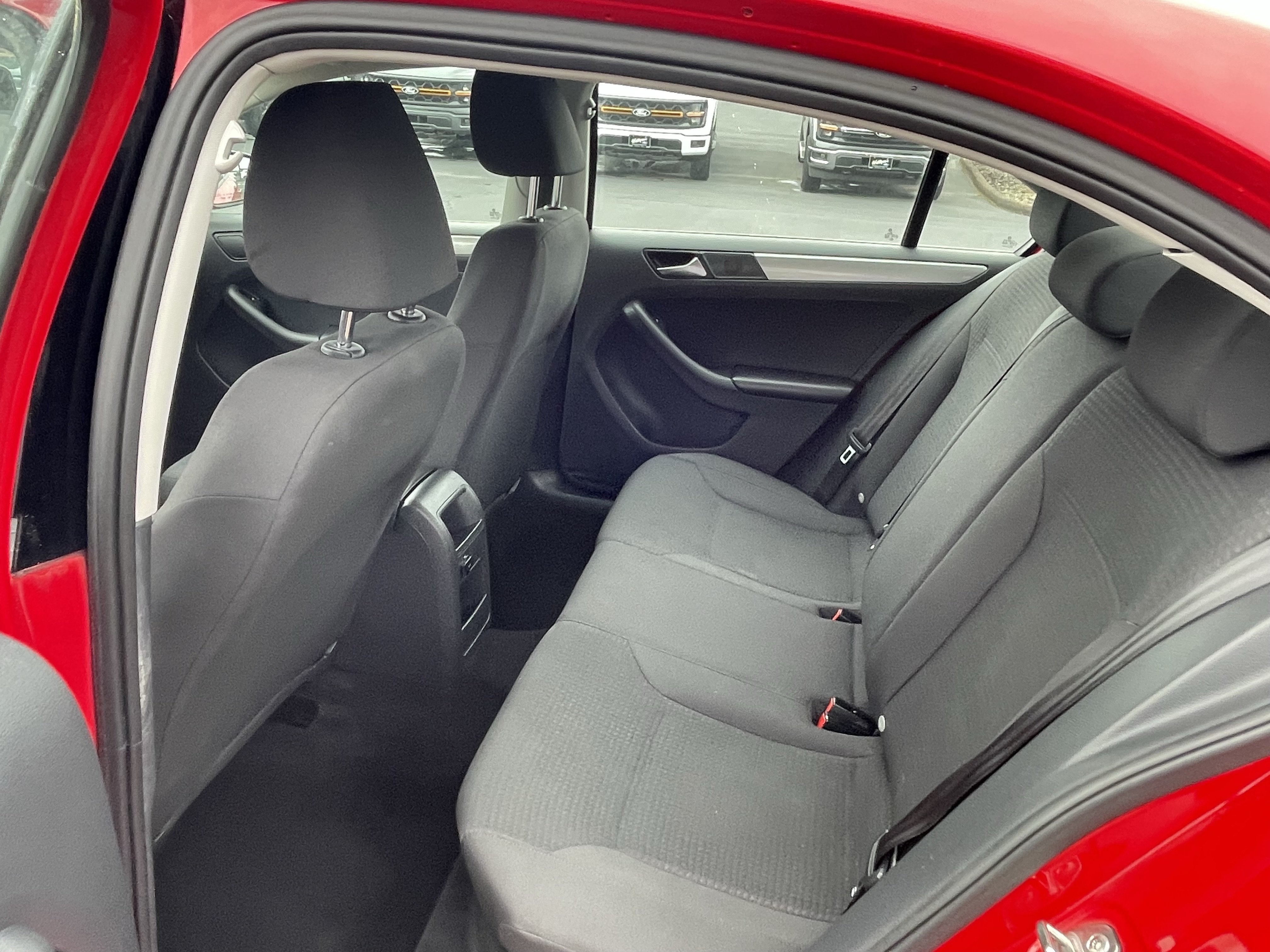 Used 2015 Volkswagen Jetta SE FWD image 9